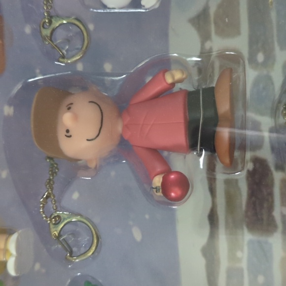 Peanuts A Charlie Brown Christmas - Mini Figure Clip-on Collection - Picture 7 of 15